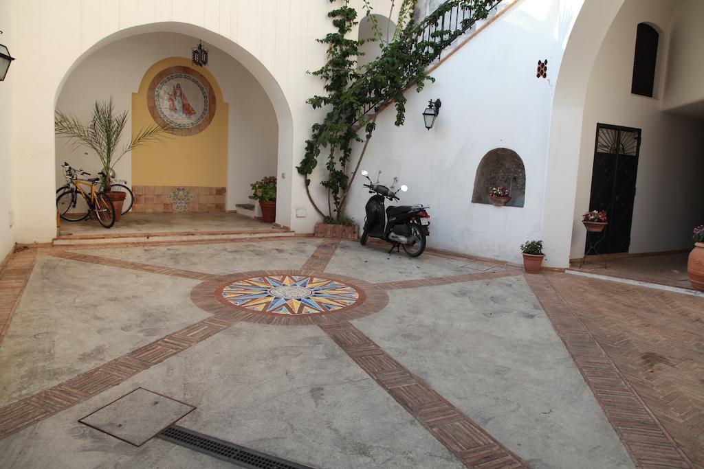 Bed and Breakfast Le Terrazze Di Cristina Виетри Экстерьер фото