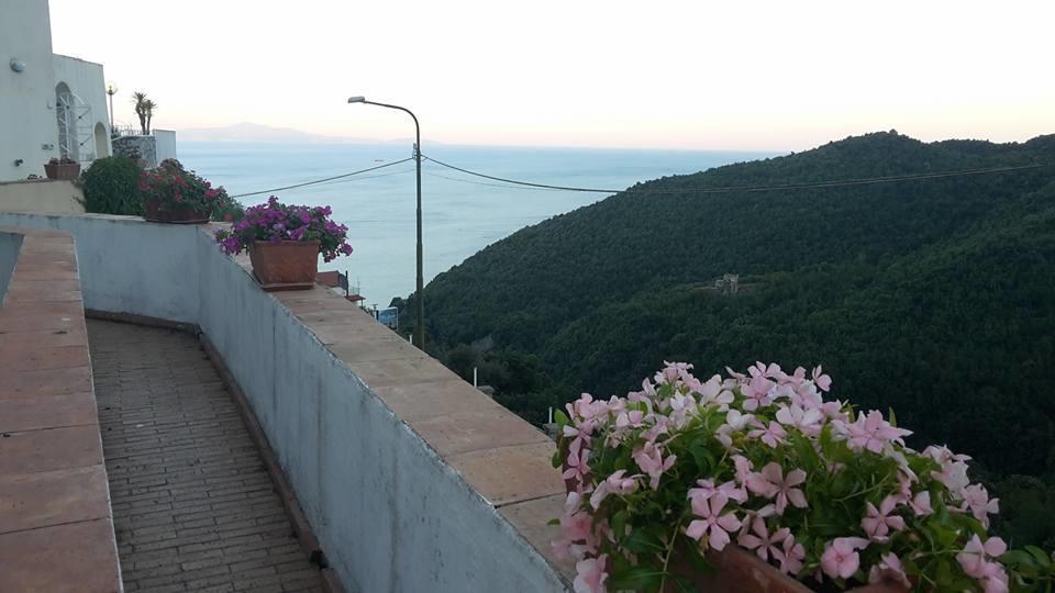 Bed and Breakfast Le Terrazze Di Cristina Виетри Экстерьер фото